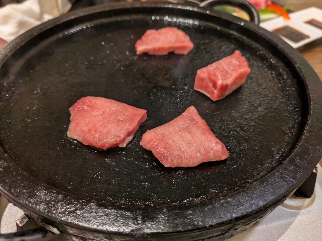 肉ダイニング 満